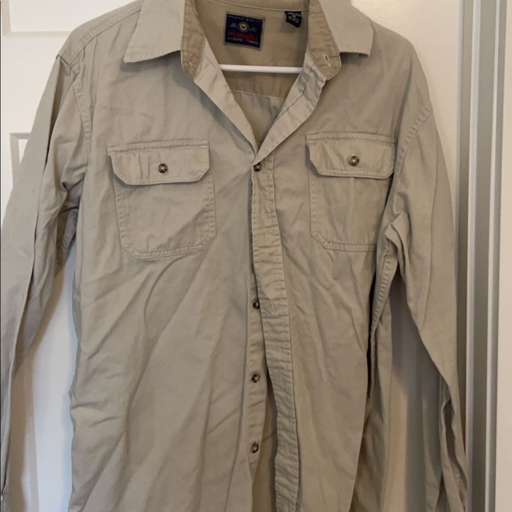 Tan layering piece! Can fit variety of sizes!
